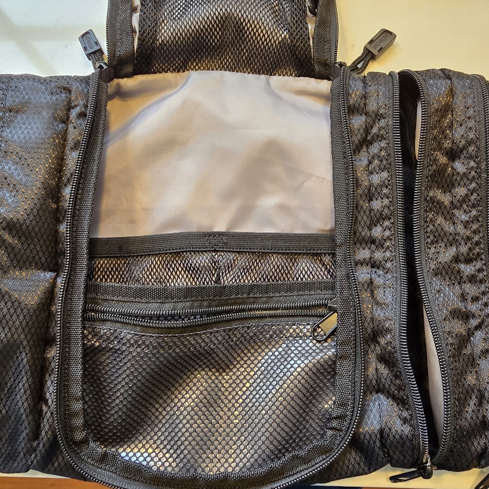 Ebags Pack-It-Flat Hanging Toiletry Bag Black - Picture 6 of 9